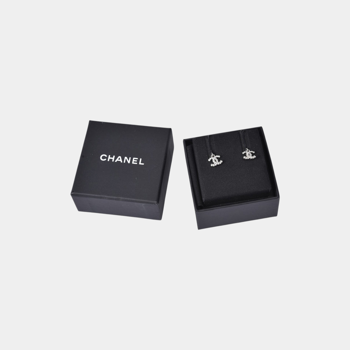 샤넬 CC 로고 드롭 귀걸이 AB9235